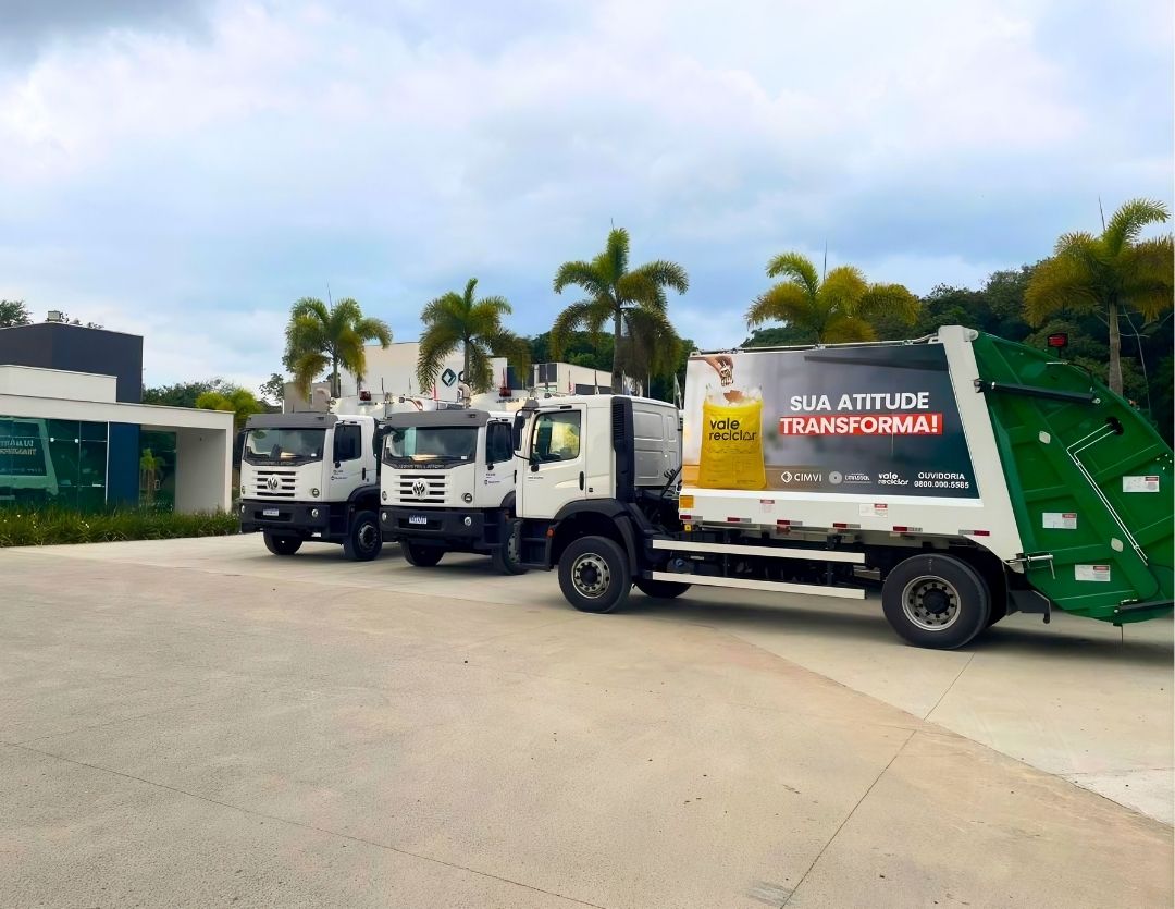 MecaniCapina incorpora 20 novos caminhões à frota de coleta de resíduos da região do Médio Vale do Itajaí